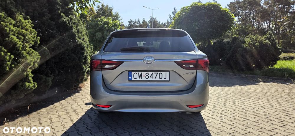 Toyota Avensis 1.8 Premium MS - 8