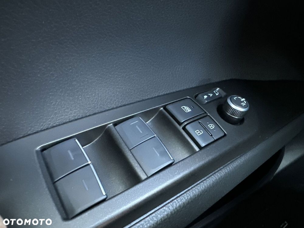 Toyota Camry - 31