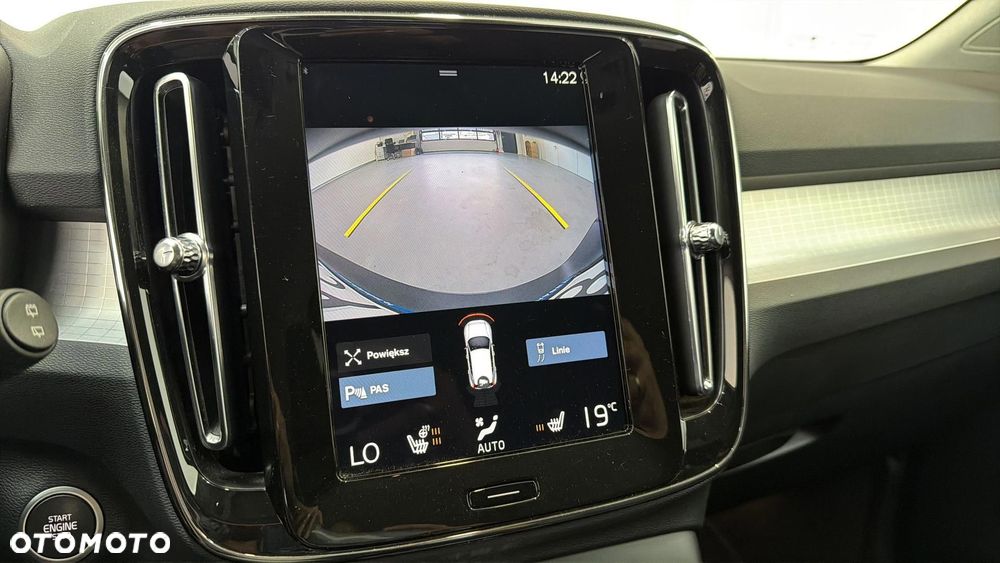 Volvo XC 40 T3 Momentum Pro - 27