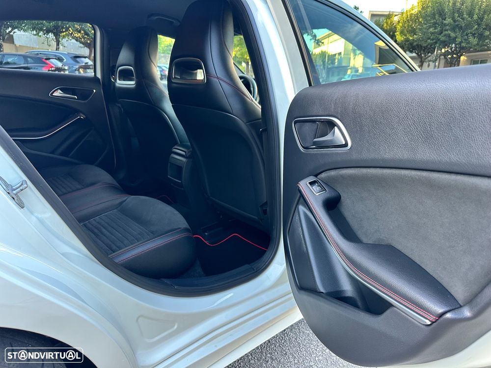 Mercedes-Benz A 180 d AMG Line - 44
