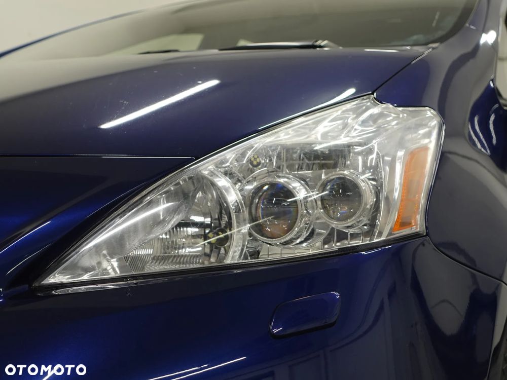 Toyota Prius (Hybrid) - 13