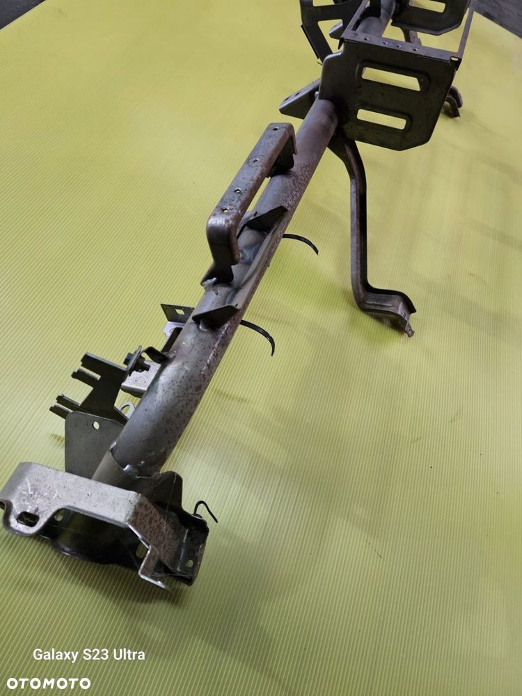 Belka ze wzmocnieniem deski rozdzielczej Maxity Cabstar 07-22 - 2