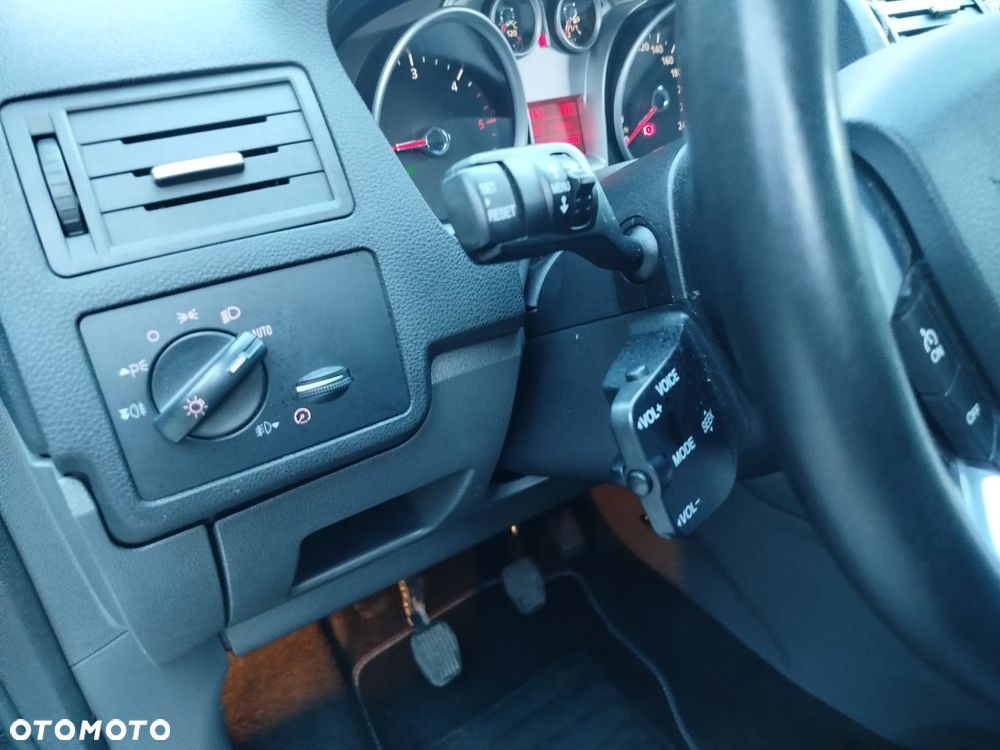 Ford Kuga 2.0 TDCi 4x4 Titanium - 27