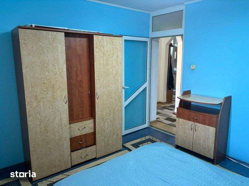 Vand apartament cu 4 camere — fotografia 3