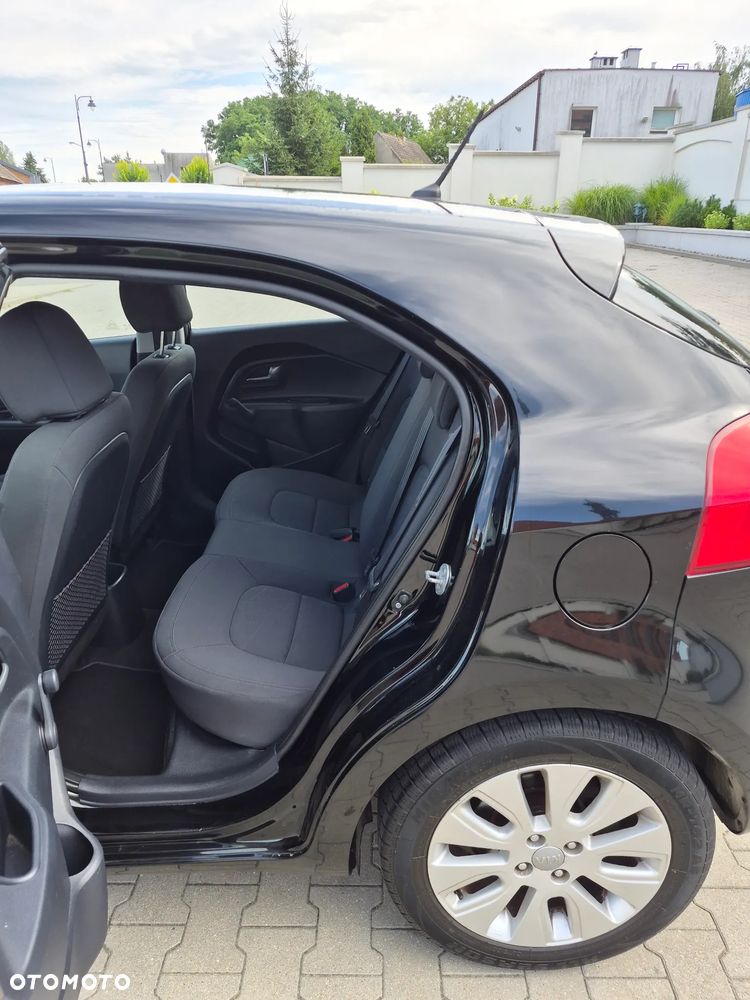 Kia Rio - 10