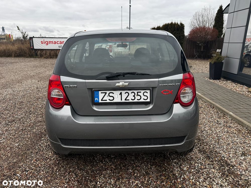 Chevrolet Aveo 1.2 16V Base - 11