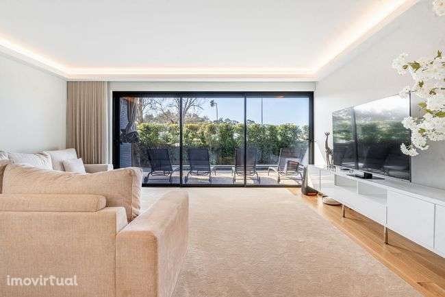 MORADIA COM PISCINA - Grande imagem: 4/28