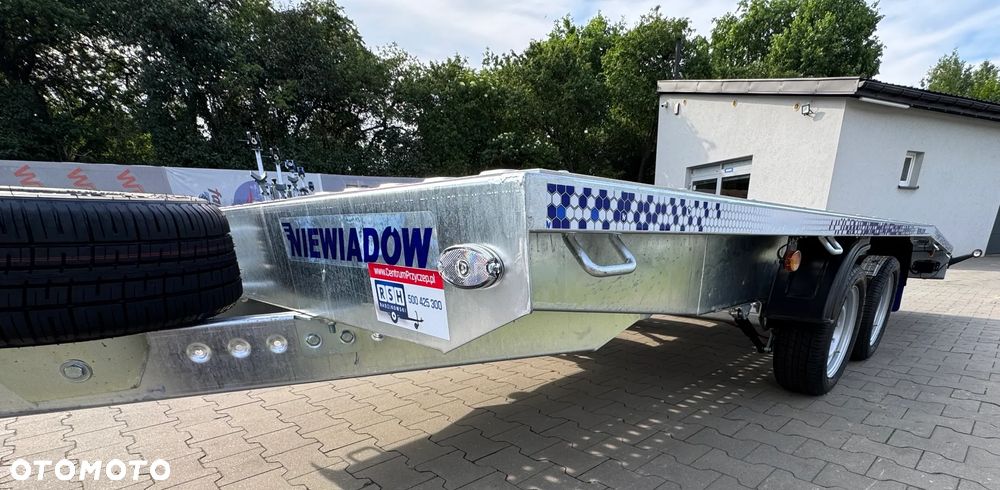 Niewiadów Laweta samochodowa NIEWIADÓW  Jupiter 4,5x2,10 cm DMC:2700kg+Wypełnienie środka blachą aluminiową ryflowaną - 13