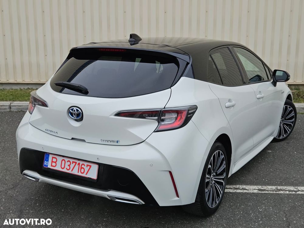 Toyota Corolla 2.0 HSD Exclusive Plus GR Sport Bi-Tone - 26