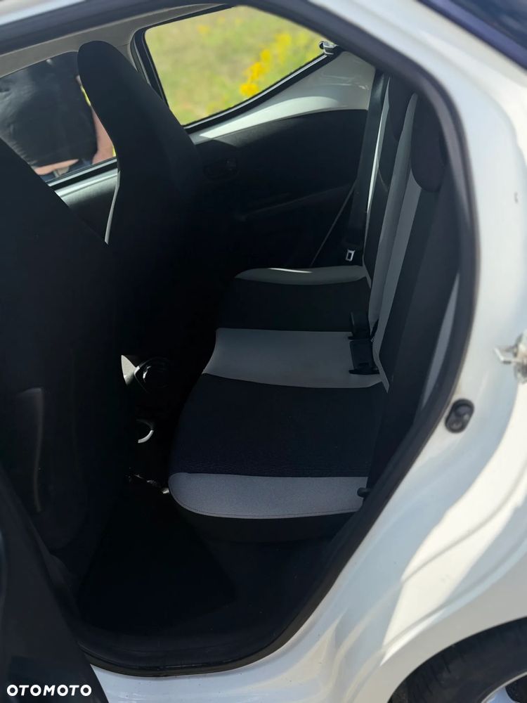 Toyota Aygo x-clusiv - 24