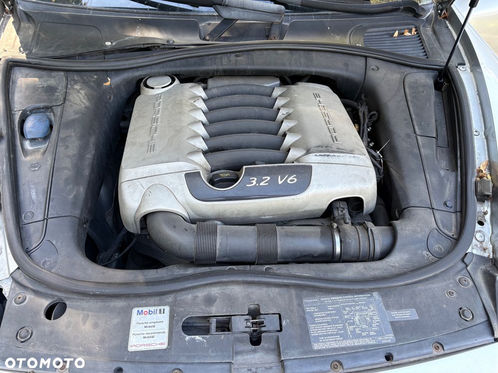 Porsche Cayenne Tiptronic S - 28