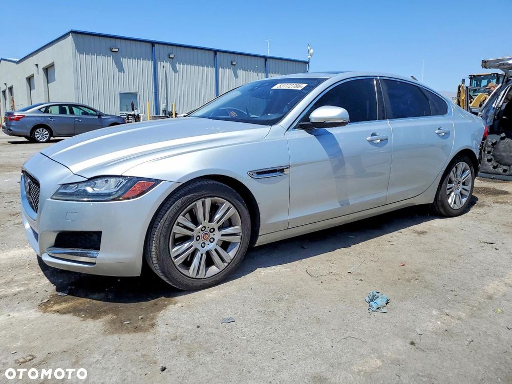 Jaguar XF - 2