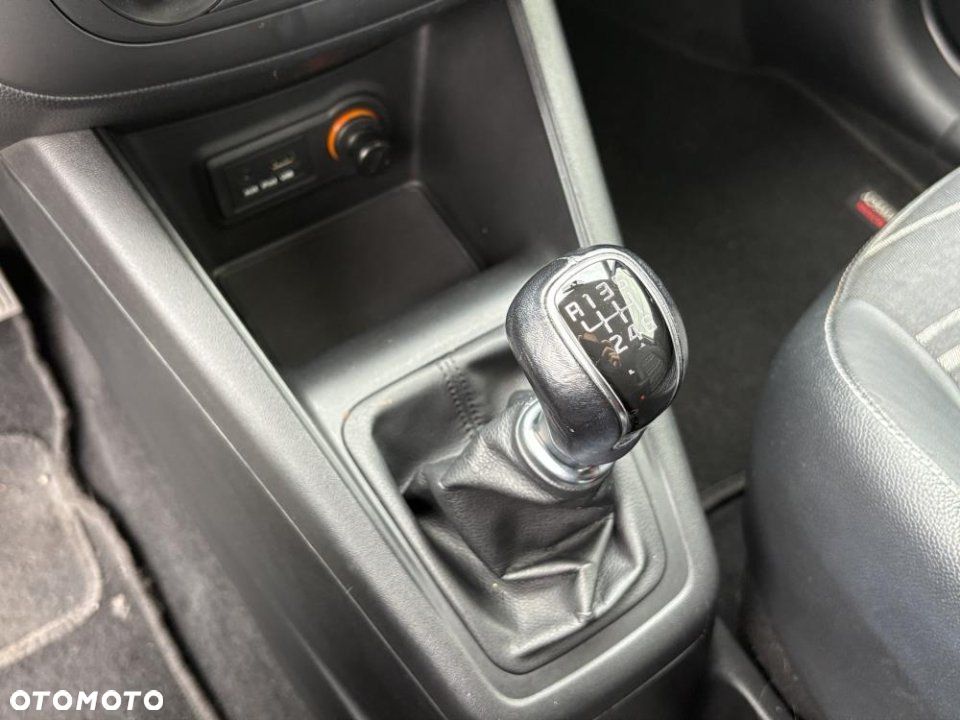 Kia Venga - 21