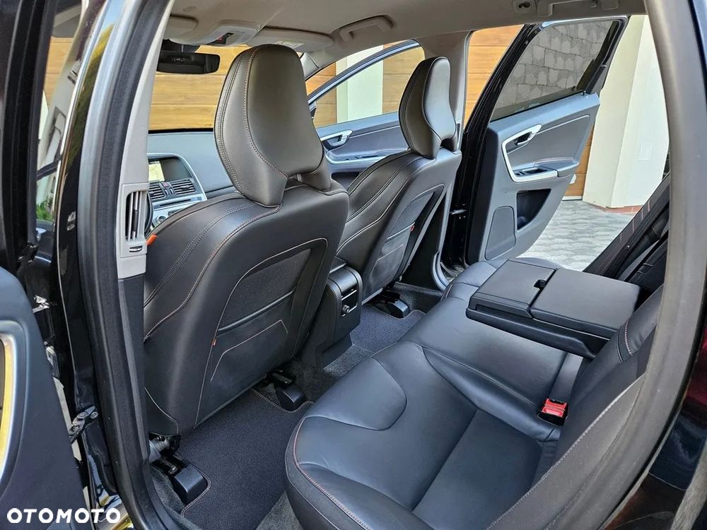 Volvo XC 60 D4 AWD Ocean Race - 22