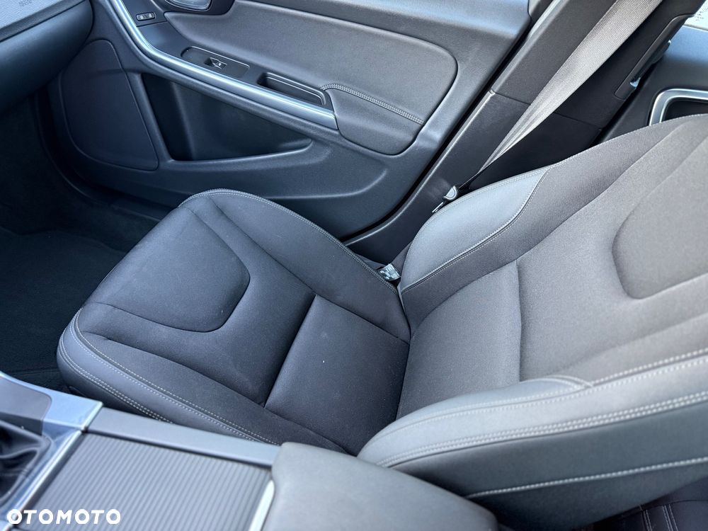 Volvo V60 D4 Edition Pro - 12