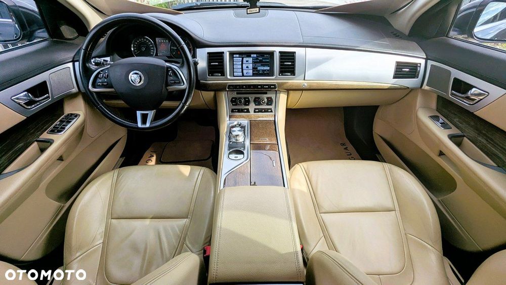 Jaguar XF - 20