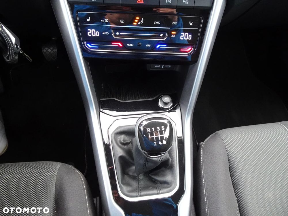 Volkswagen T-Roc 1.5 TSI Life - 39