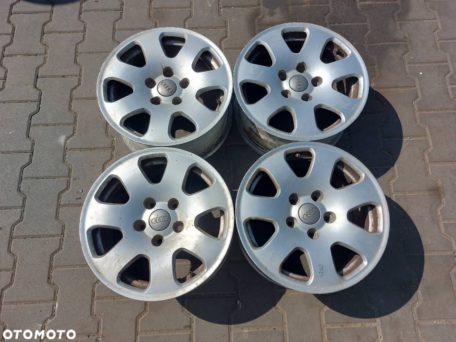 FELGA ALUMINIOWA 4 SZT 5X112 7JX15 ET39 FI57.1 VOLKSWAGEN 8E0601025 - 1