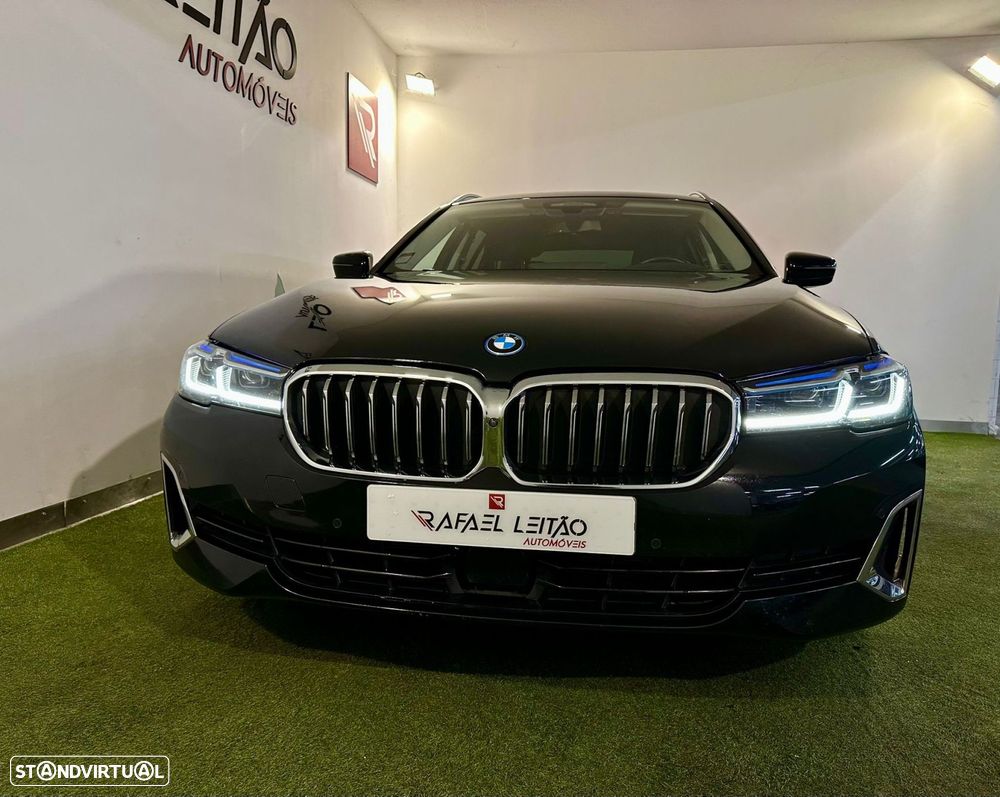 BMW 530 e Line Luxury - 3