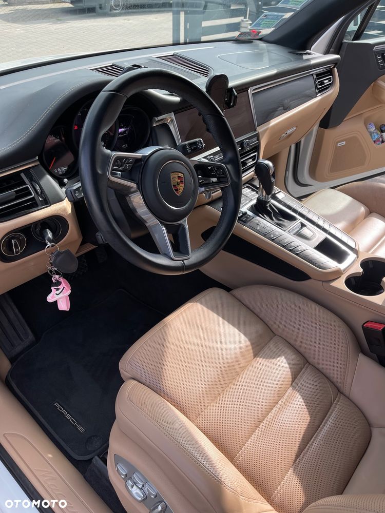 Porsche Macan - 4