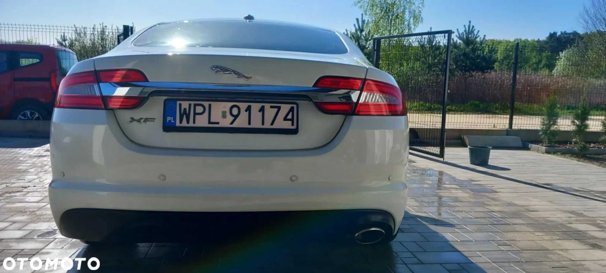 Jaguar XF 2.2 D Premium Luxury - 4