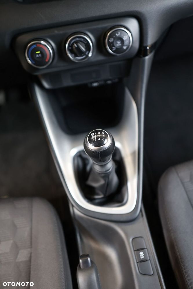 Toyota Yaris 1.5 Comfort - 25