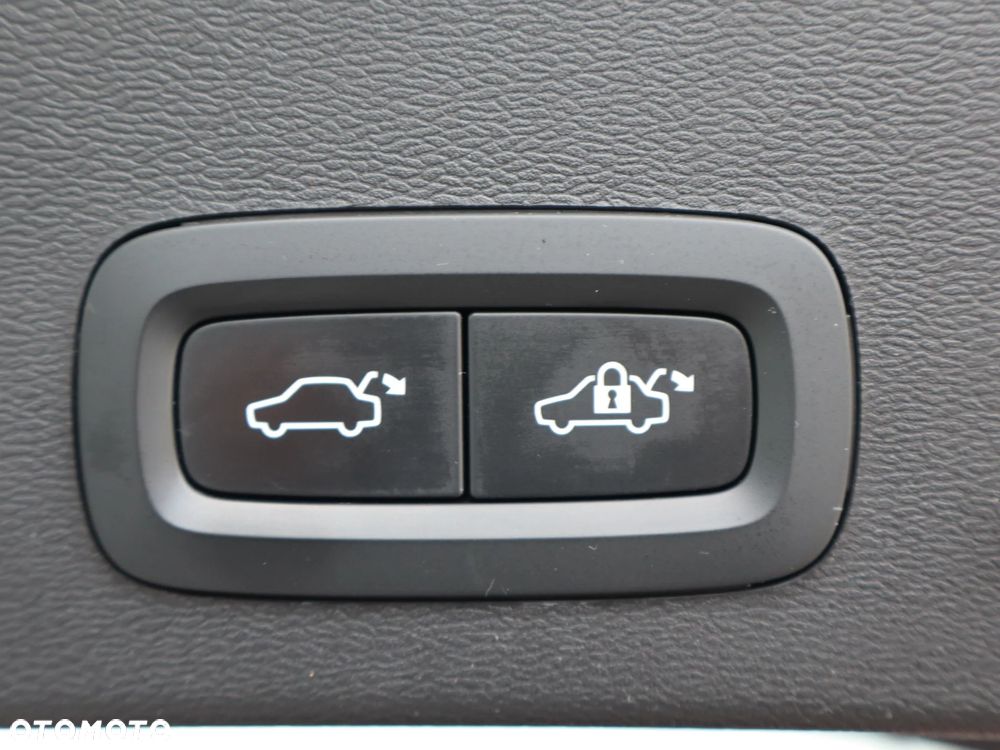 Volvo XC 40 T3 R-Design - 19