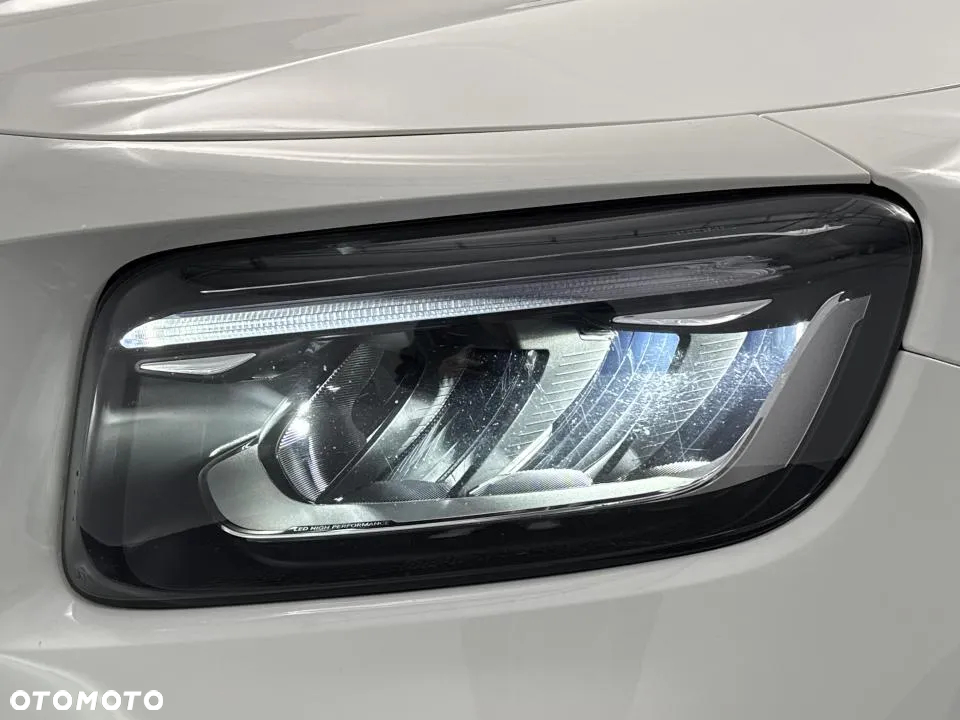 Mercedes-Benz GLB 200 d AMG Line 8G-DCT - 24