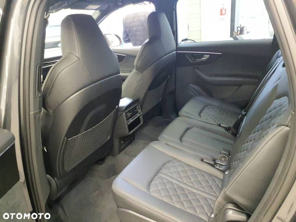 Audi Q7 - 8