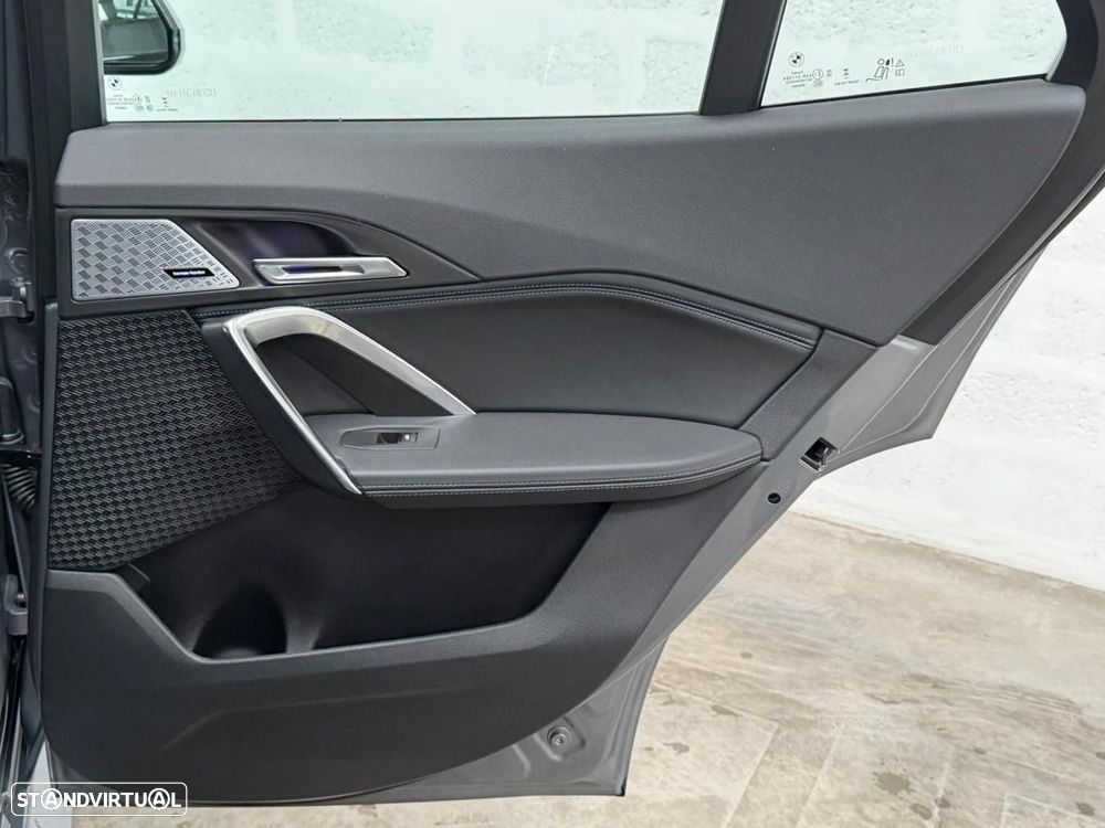 BMW iX2 eDrive20 Pack Desportivo M Pro - 46