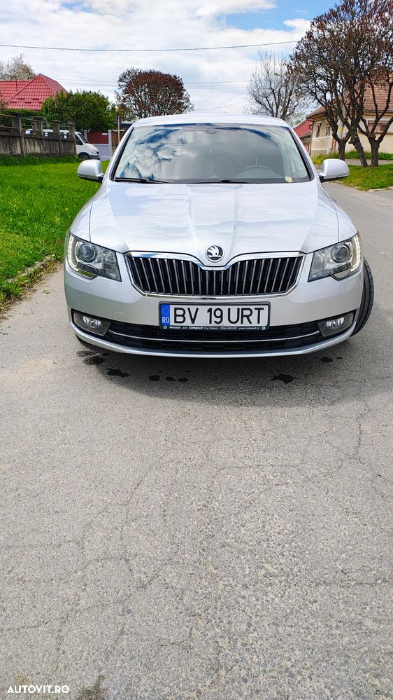 Skoda Superb 2.0 TDI Elegance - 9