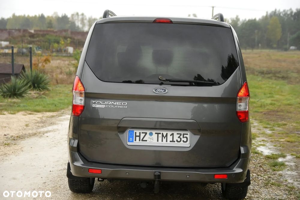 Ford Tourneo Courier 1.5 TDCi Titanium - 6