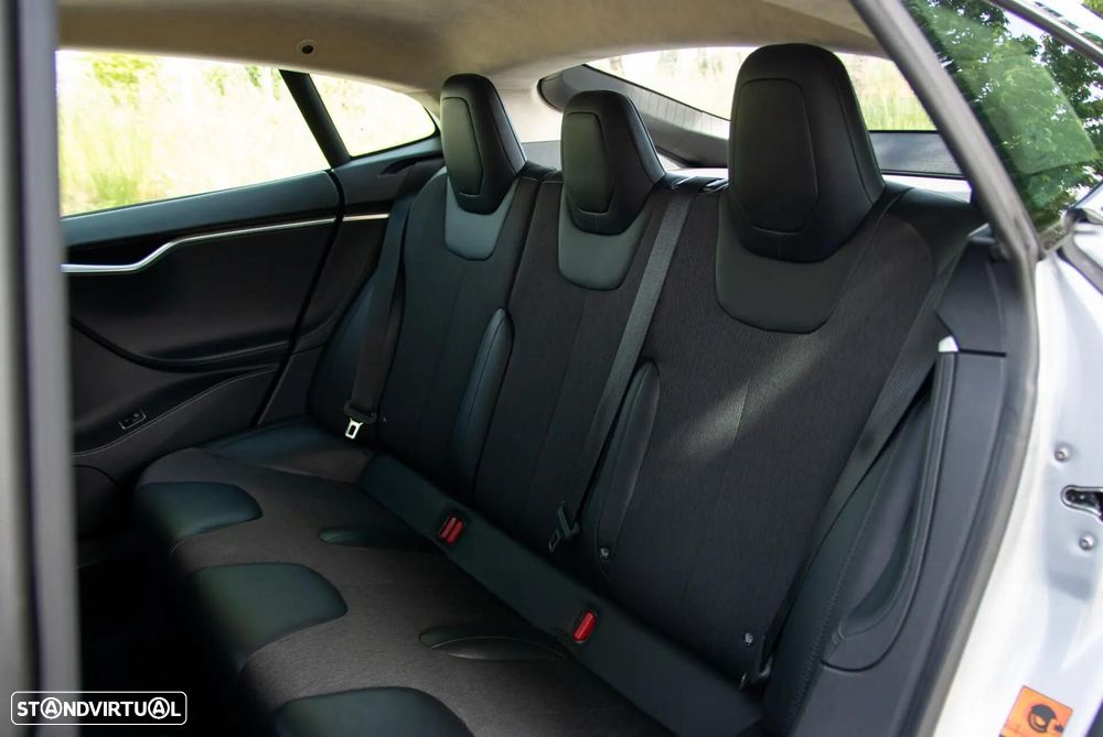 Tesla Model S 70D AWD - 24