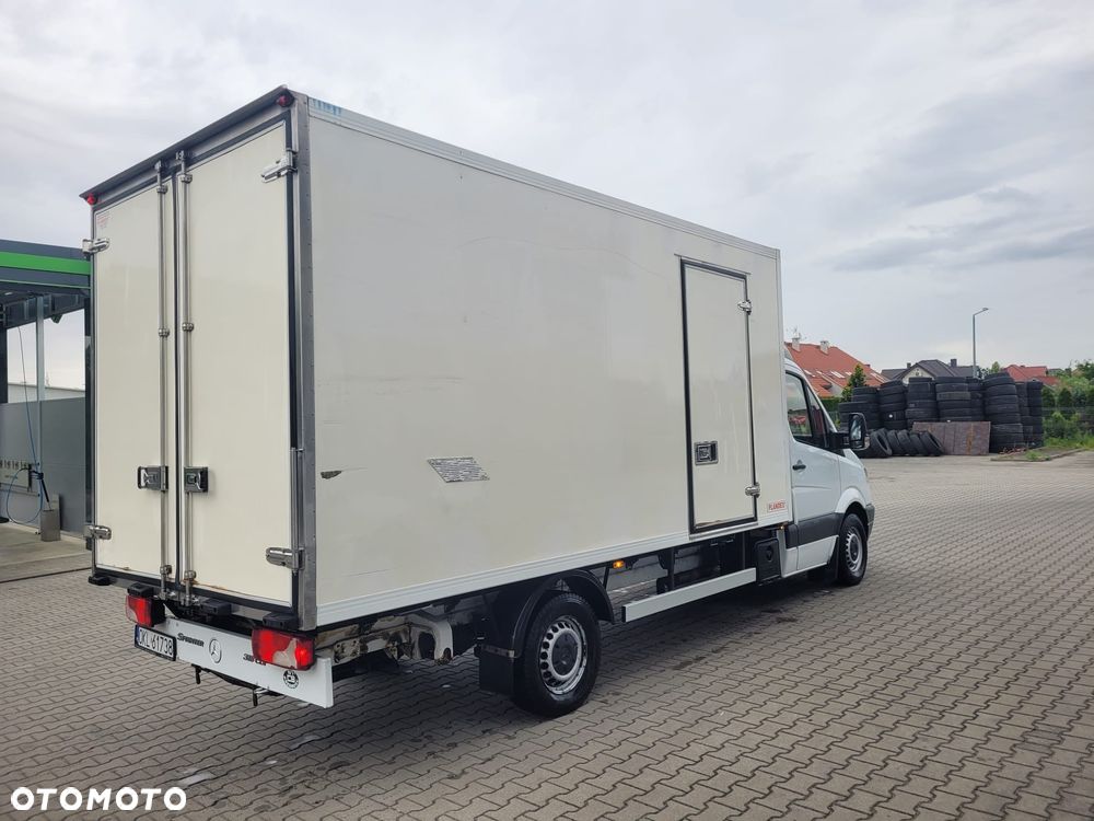 Mercedes-Benz Sprinter - 10