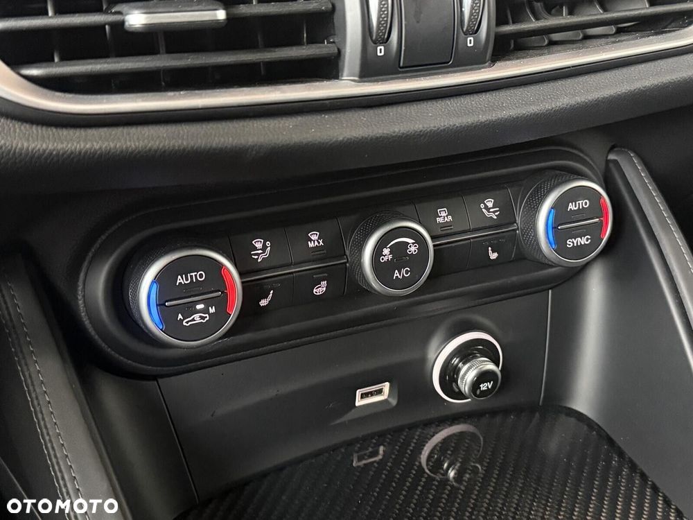 Alfa Romeo Stelvio 2.0 Turbo Veloce TI Q4 - 23
