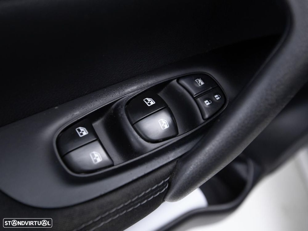 Nissan Qashqai 1.5 dCi N-Connecta Business - 14
