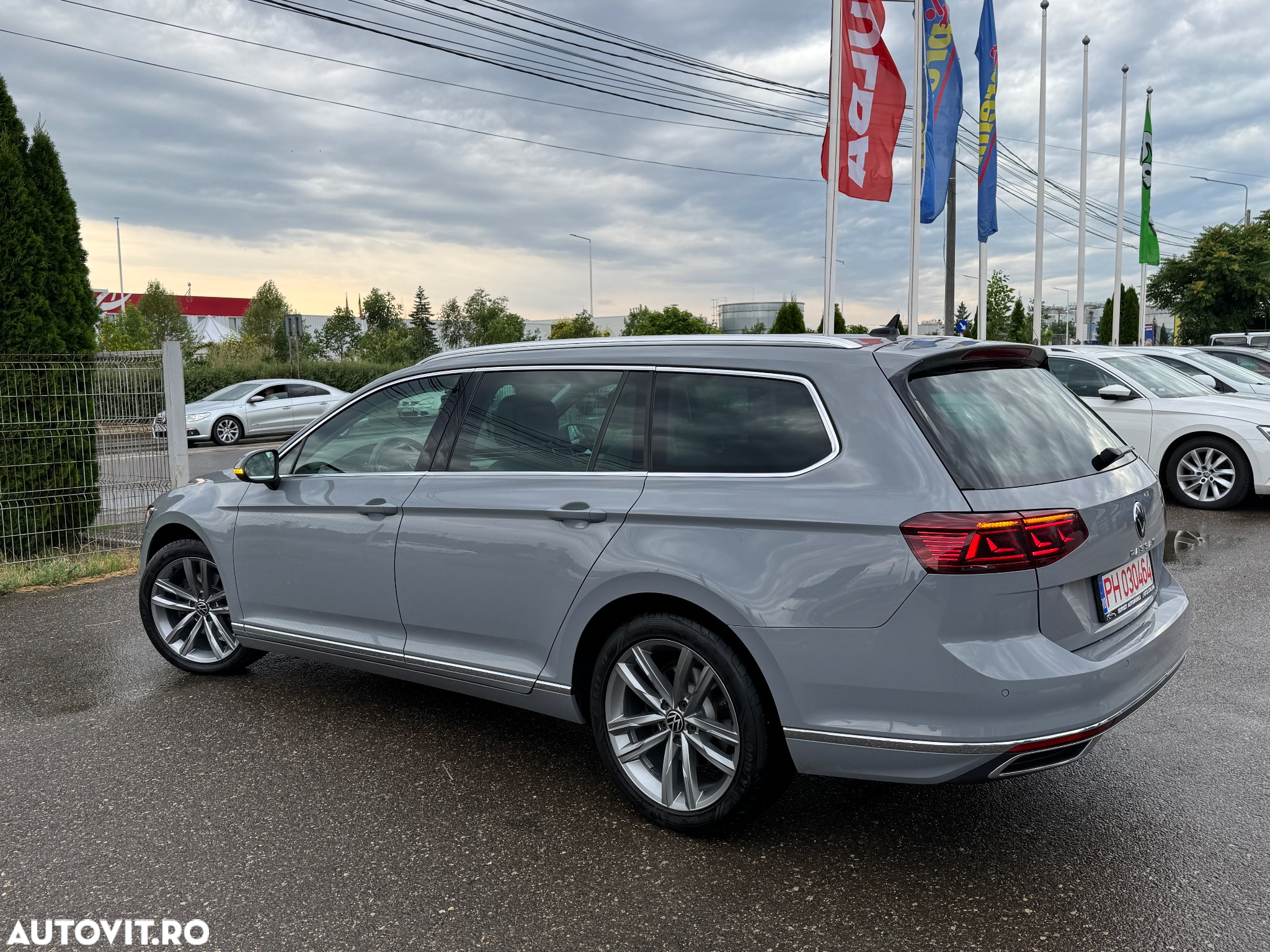 Volkswagen Passat Variant 2.0 TDI SCR DSG Elegance - 20