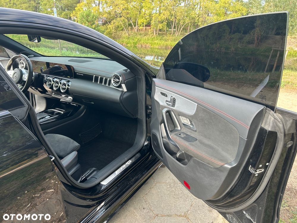 Mercedes-Benz CLA - 16