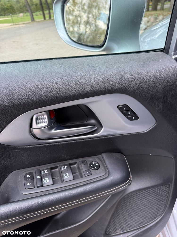 Chrysler Pacifica - 18