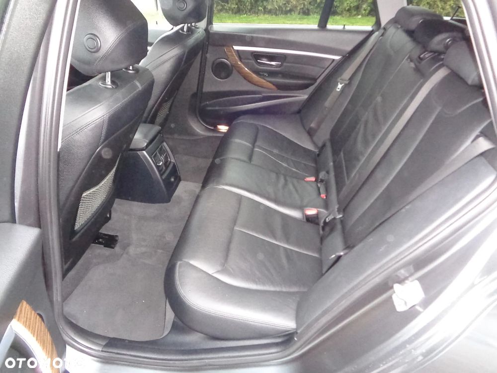 BMW Seria 3 320d xDrive Edition Luxury Line Purity - 20