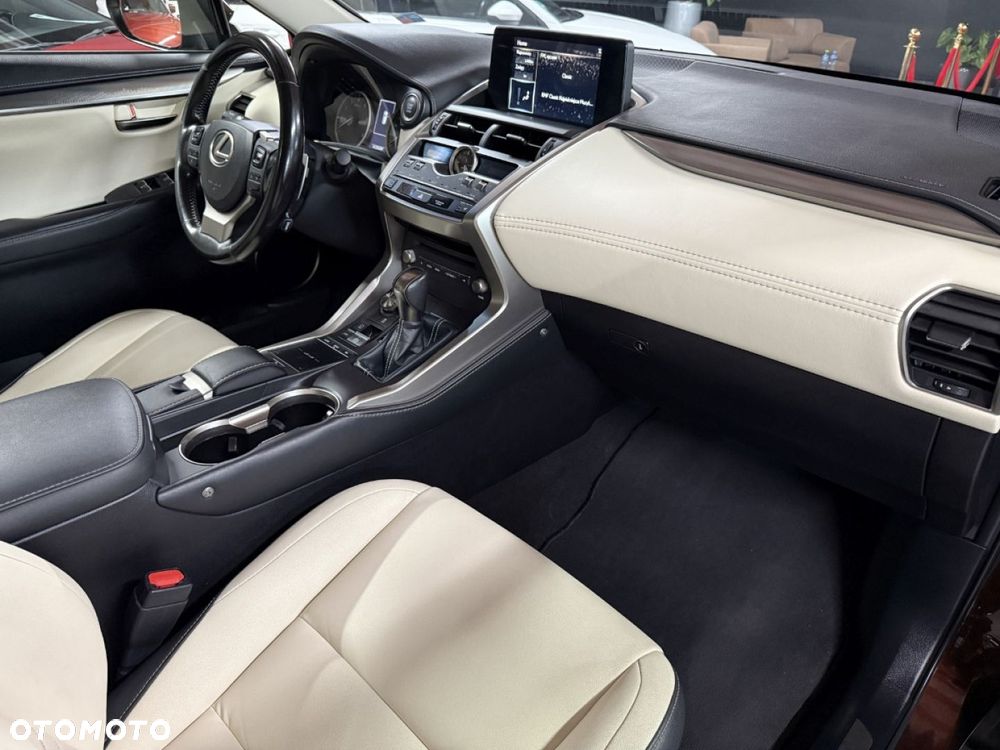 Lexus NX 300 Comfort AWD - 29