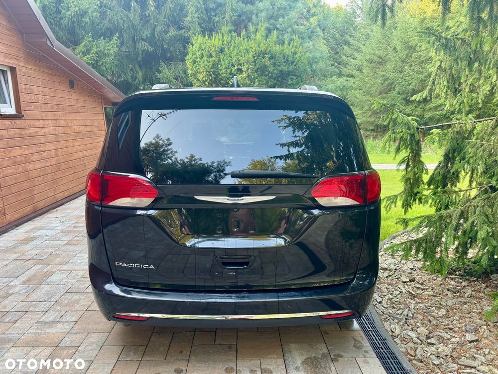 Chrysler Pacifica - 6