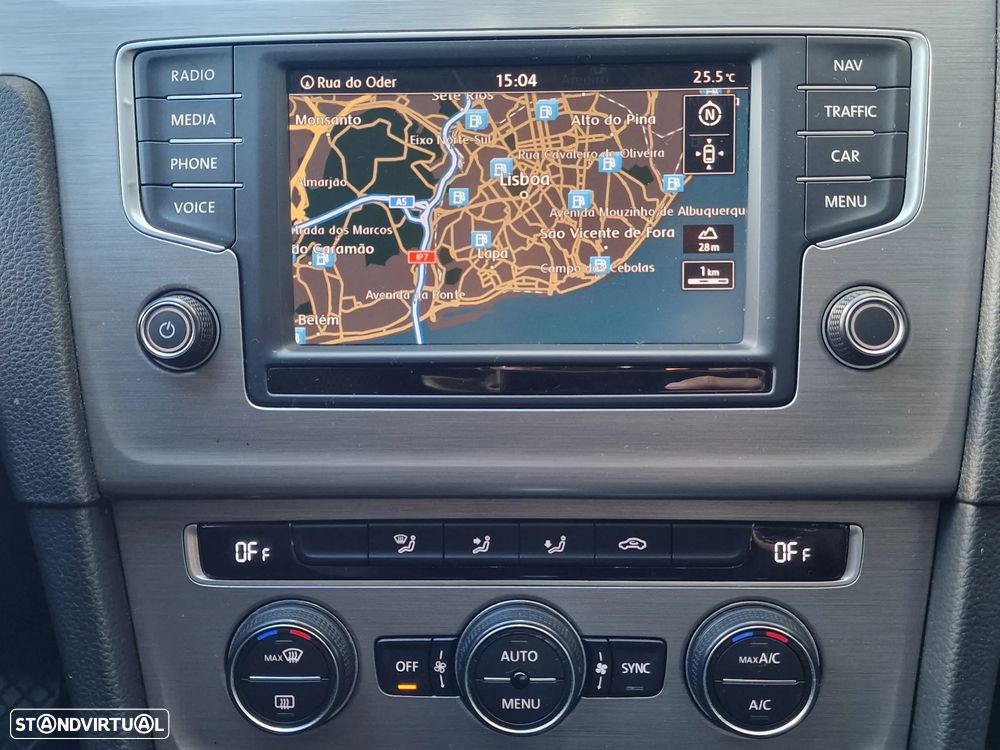VW Golf 1.6 TDI BlueMotion DSG Lounge - 25