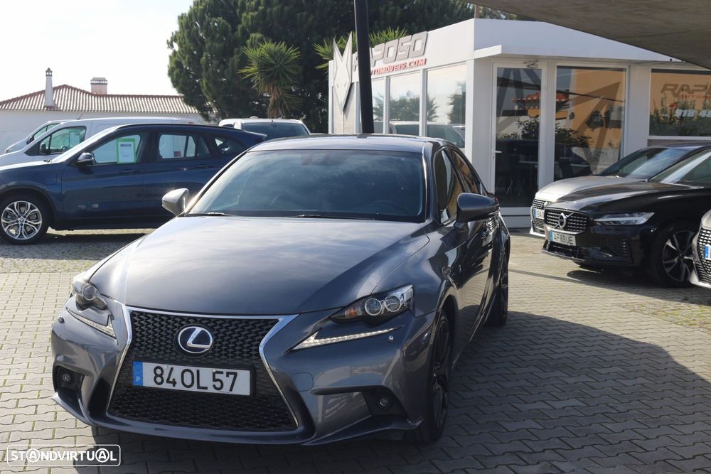 Lexus IS 300H F Sport - 11