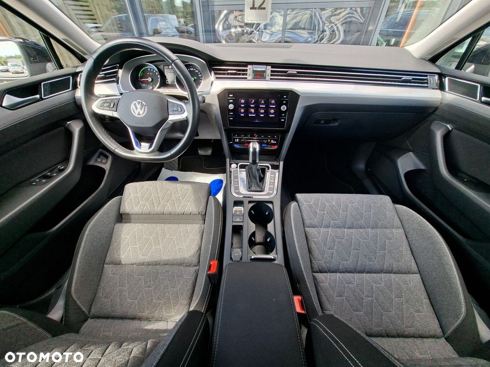 Volkswagen Passat - 19
