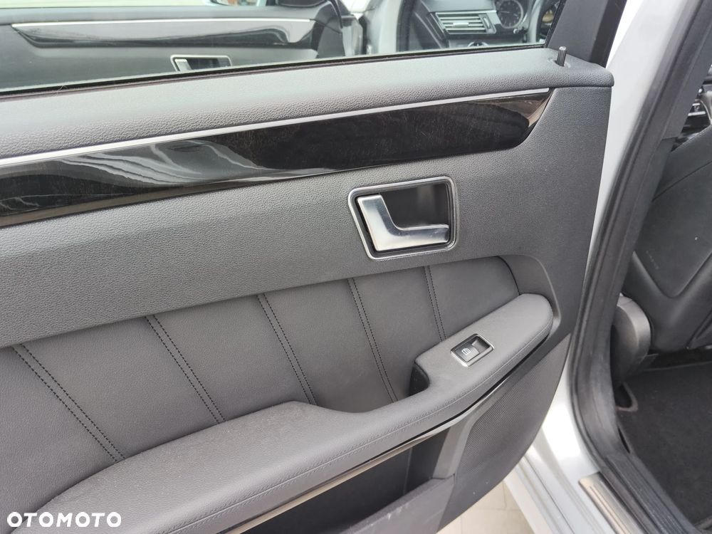 Mercedes-Benz Klasa E 200 CDI DPF BlueEFFICIENCY Automatik Avantgarde - 23