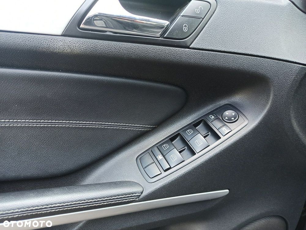 Mercedes-Benz ML - 11