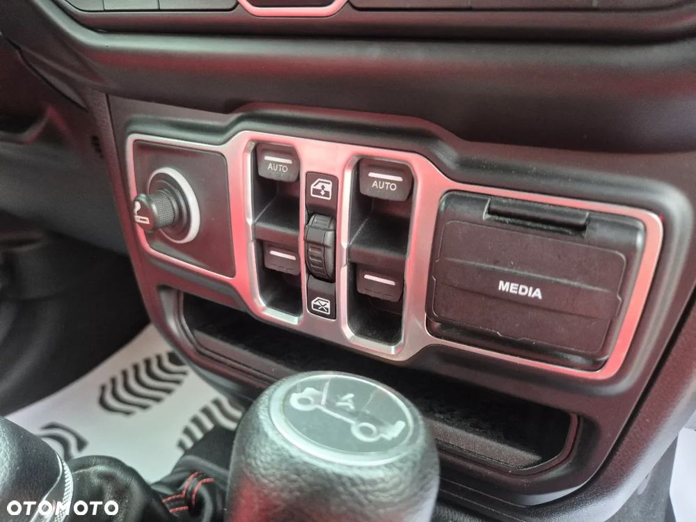 Jeep Wrangler Unlimited GME 2.0 Turbo Sahara - 27