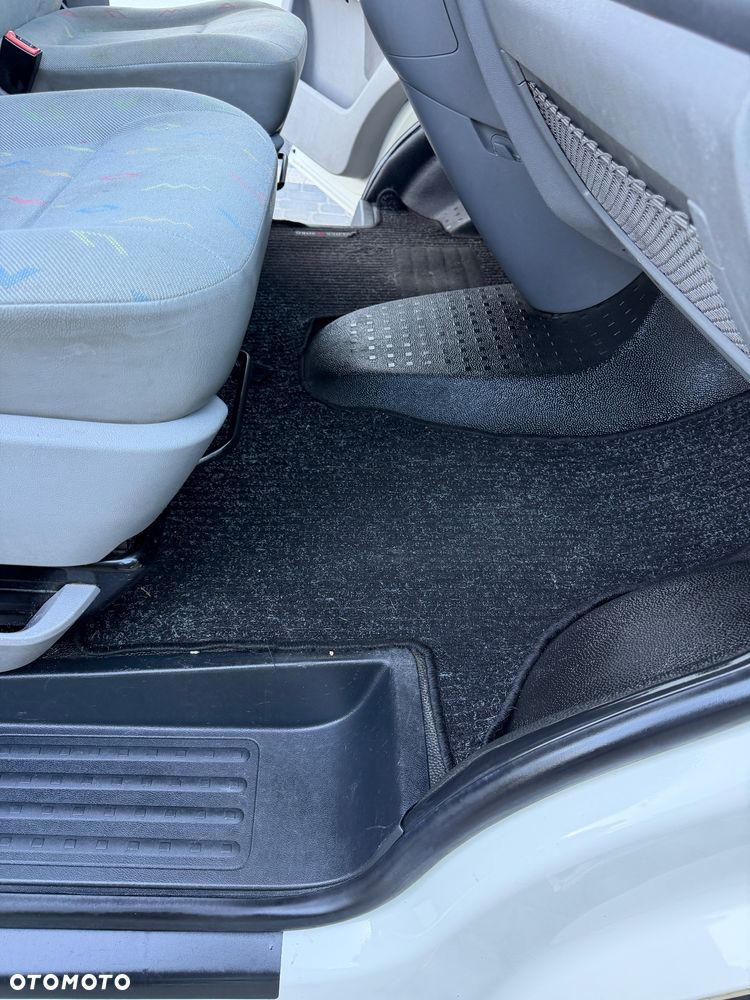 Volkswagen Transporter - 34