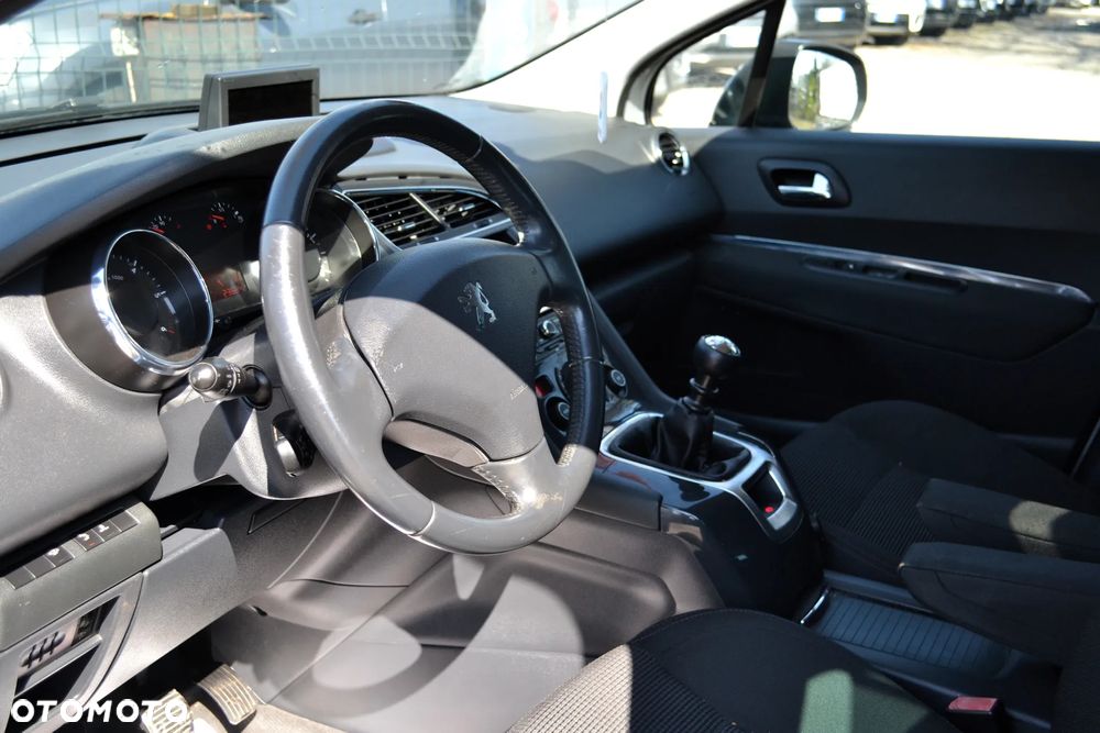 Peugeot 5008 2.0 HDi Active 7os - 8